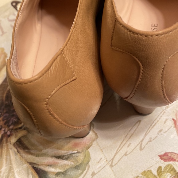 Taryn Rose camel leather wedge heel shoes Size 9 EUC - Picture 4 of 11